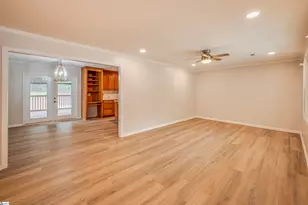 210 Knollview Dr, Greenville, SC 29611 - Photo 4