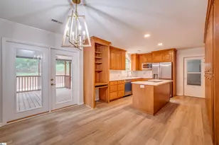 210 Knollview Dr, Greenville, SC 29611 - Photo 8