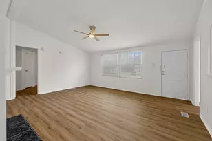 8 Glenmont Ln, Greenville, SC 29607 - Photo 4