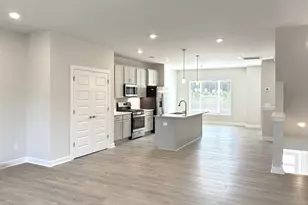 27 Pikewood Ln, Greenville, SC 29607 - Photo 8