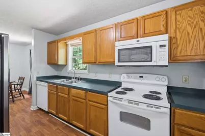 560 Center Drive, Taylors, SC 29687 - Photo 12