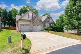 707 Secretariat Dr, Boiling Springs, SC 29316 - Photo 2