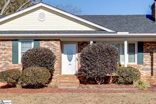 216 Hickory Dr, Easley, SC 29642 - Photo 10