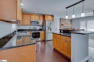 216 Hickory Dr, Easley, SC 29642 - Photo 18