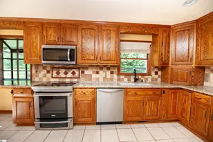 100 Shenandoah Dr, Spartanburg, SC 29301 - Photo 16