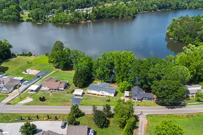 1754 Memorial Drive Extension, Greer, SC 29651 - Photo 2