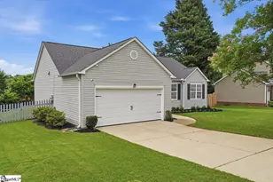 8 Equestrian Ct, Simpsonville, SC 29680 - Photo 2