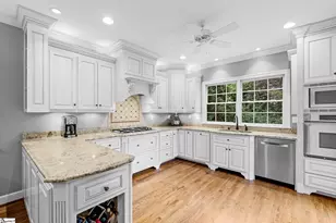11 Ridgeland Dr, Greenville, SC 29601 - Photo 10