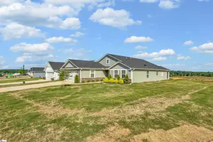 1104 Elowen Rd, Spartanburg, SC 29306 - Photo 2