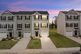 220 Brooklane Ct, Easley, SC 29642 - Photo 2