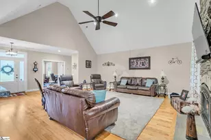 922 Wax Myrtle Ct, Greer, SC 29651 - Photo 8