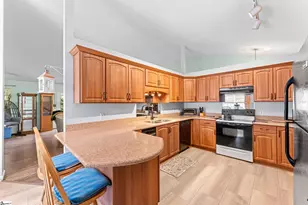 5 Lillians Ln, Greer, SC 29651 - Photo 4