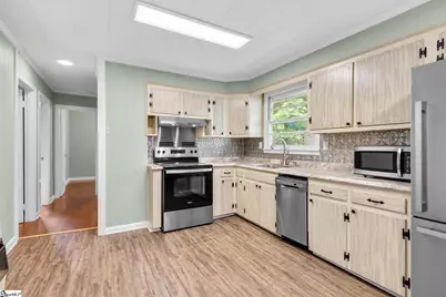 203 Shands Street, Clinton, SC 29325 - Photo 8