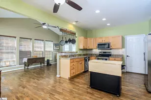 15 Bellows Falls Dr, Greer, SC 29650 - Photo 6