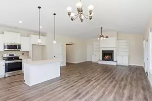382 W Darby Rd, Greenville, SC 29609 - Photo 8