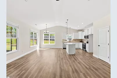 382 W Darby Road, Greenville, SC 29609 - Photo 6