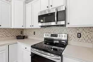 382 W Darby Rd, Greenville, SC 29609 - Photo 12