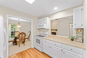 151 E Mountain Creek Rd, Greenville, SC 29609 - Photo 6