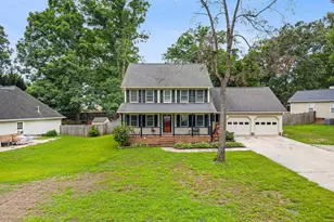 215 Bendingwood Cir, Taylors, SC 29687 - Photo 2