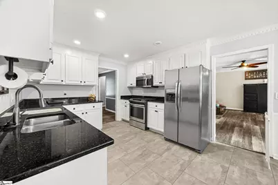 215 Bendingwood Circle, Taylors, SC 29687 - Photo 12