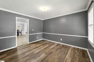 215 Bendingwood Cir, Taylors, SC 29687 - Photo 6