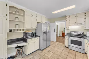 206 W Farley Ave, Laurens, SC 29360 - Photo 14