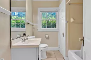 206 W Farley Ave, Laurens, SC 29360 - Photo 16