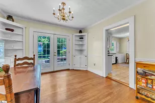 206 W Farley Ave, Laurens, SC 29360 - Photo 10