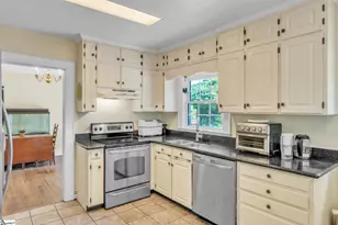 206 W Farley Ave, Laurens, SC 29360 - Photo 12