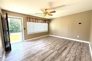 13 Lynhurst Dr, Greenville, SC 29611 - Photo 2