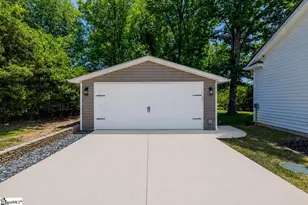 136 Shadecrest Dr, Mauldin, SC 29662 - Photo 2