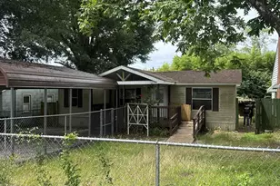 136 E Wilburn Ave, Greenville, SC 29611 - Photo 2