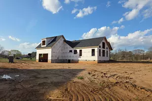 994 Bumblebee Ln, Wellford, SC 29385 - Photo 2