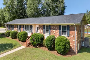 13 Elkhorn Dr, Greenville, SC 29617 - Photo 2