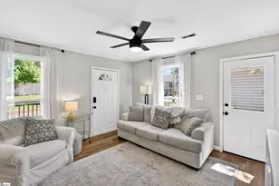 7 Burns Cir, Greenville, SC 29605 - Photo 4