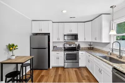 7 Burns Circle, Greenville, SC 29605 - Photo 6
