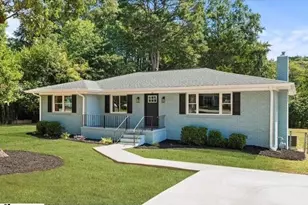 13 Cardinal Dr, Taylors, SC 29687 - Photo 2