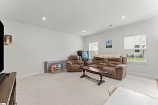 561 Martin Crk Dr, Simpsonville, SC 29680 - Photo 6