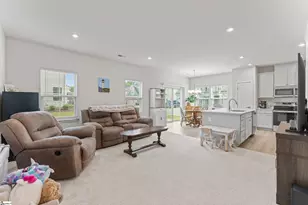 561 Martin Crk Dr, Simpsonville, SC 29680 - Photo 8