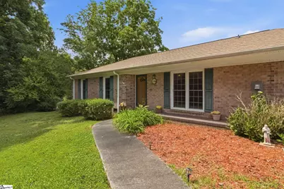 136 Country Club Road, Gaffney, SC 29340 - Photo 2