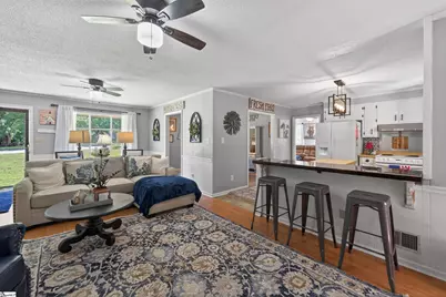 135 W Church Street, Cowpens, SC 29330 - Photo 2