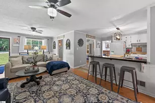 135 W Church St, Cowpens, SC 29330 - Photo 2