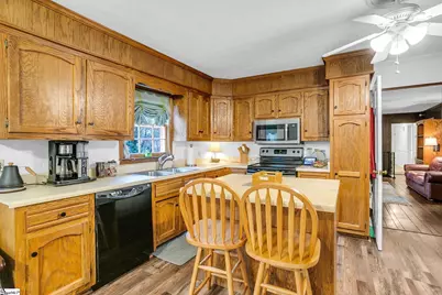 639 Sulphur Springs Road, Greenville, SC 29617 - Photo 8