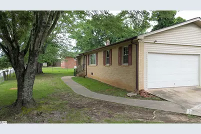 700 Welcome Avenue Extension, Greenville, SC 29611 - Photo 2