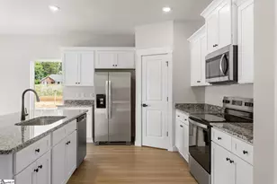 1470 Crested Iris St, Moore, SC 29369 - Photo 6