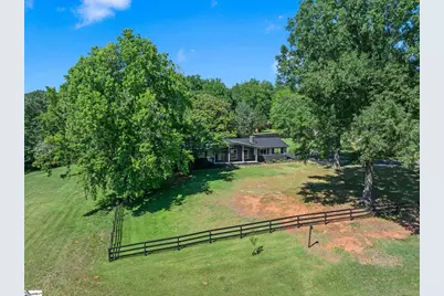 1064 Knollwood Acres Drive, Boiling Springs, SC 29316 - Photo 2