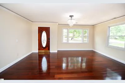 548 Honeysuckle Road, Spartanburg, SC 29303 - Photo 4