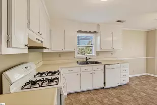 101 Bishop Dr, Easley, SC 29640 - Photo 10