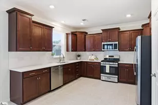 216 Nearmeadows Wy, Simpsonville, SC 29681 - Photo 4