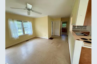 301 Pine Street, Clinton, SC 29325 - Photo 10